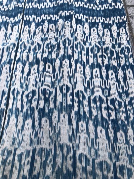 インドネシア スンバ島絣織伝統衣装イカット値下げです
