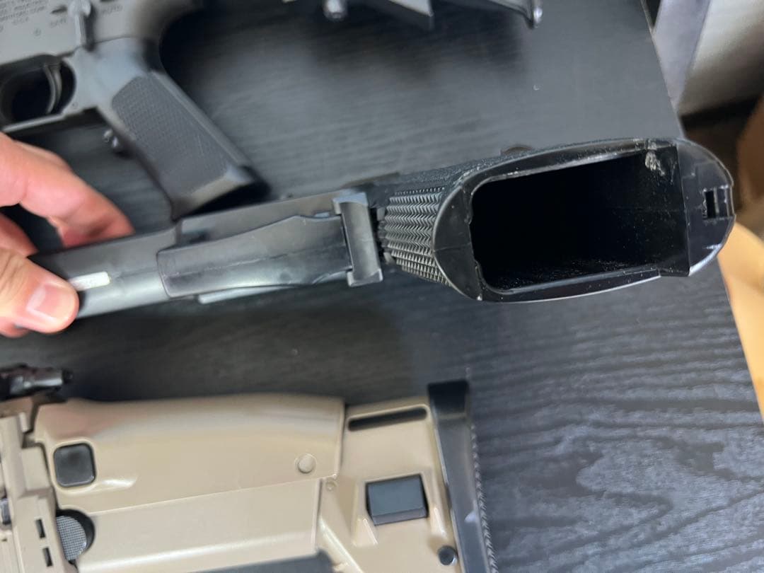 エアガン　4個セット　2つマガジンなし