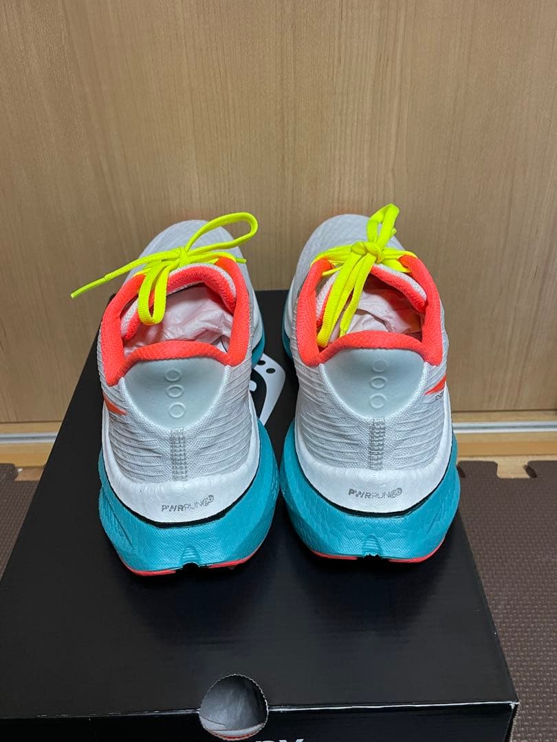 saucony サッカニー　エンドルフィンスピード5