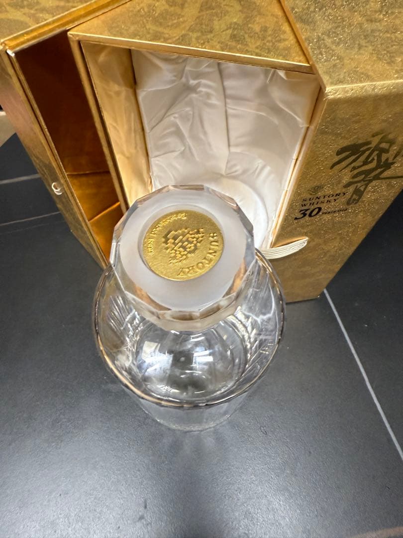 SUNTORY 30年ウイスキー ゴールドボックス　空き瓶