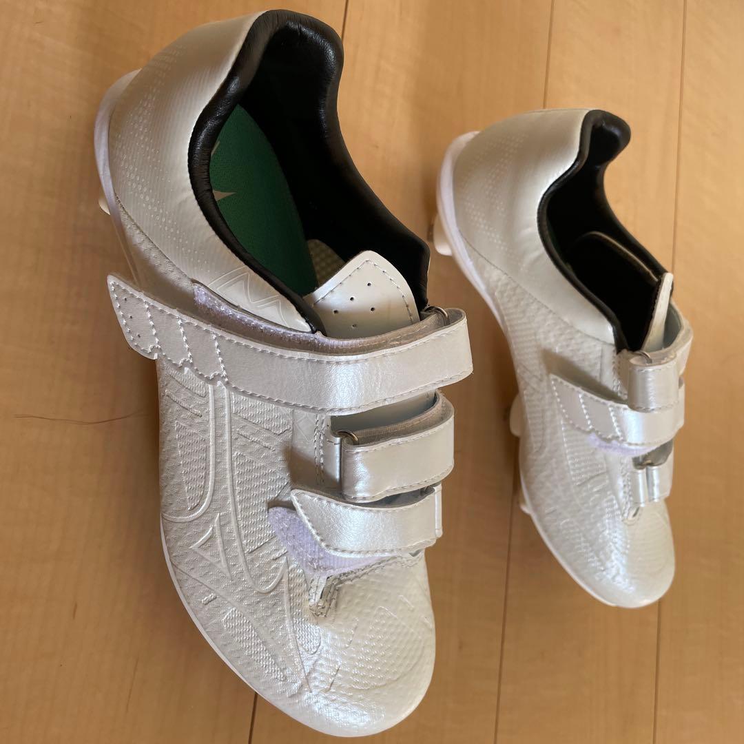 Mizuno ライトレボ　ワイド　ホワイト スパイク