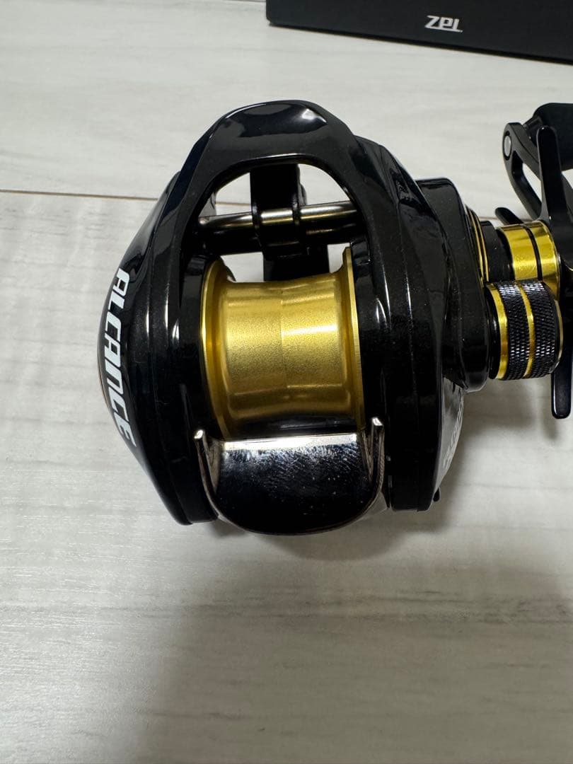【ZPI】アルカンセRG-C NSベイトリール 黒/金