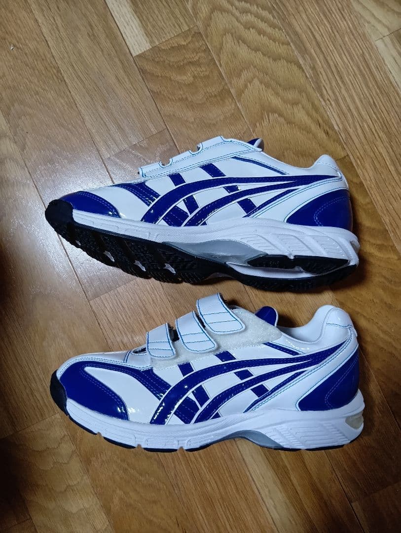 野球オーダートレーニングシューズ　アシックス25.5cm