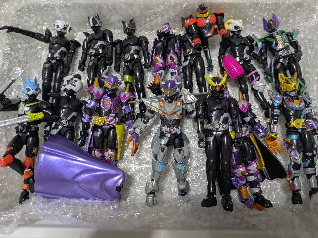 2月中限定出品装動ギーツ75体まとめ売りセット