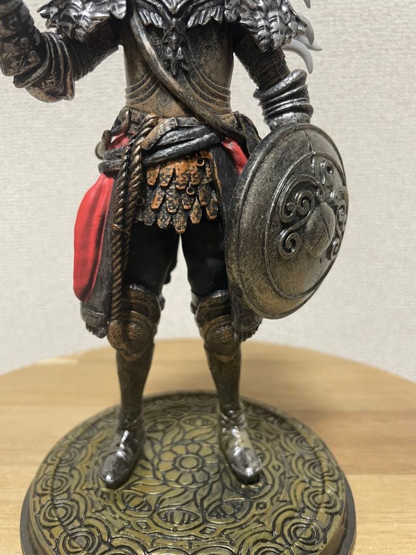 エルデンリング　狼の戦鬼　フィギュア