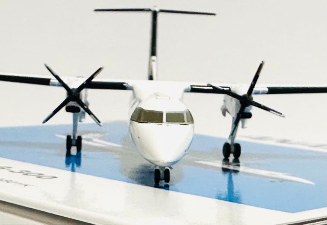 全日空商事 1/200 DHC-8-300 A-net(ANA WINGS)