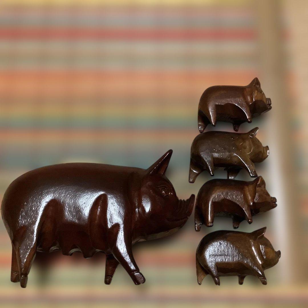 木彫り豚親子