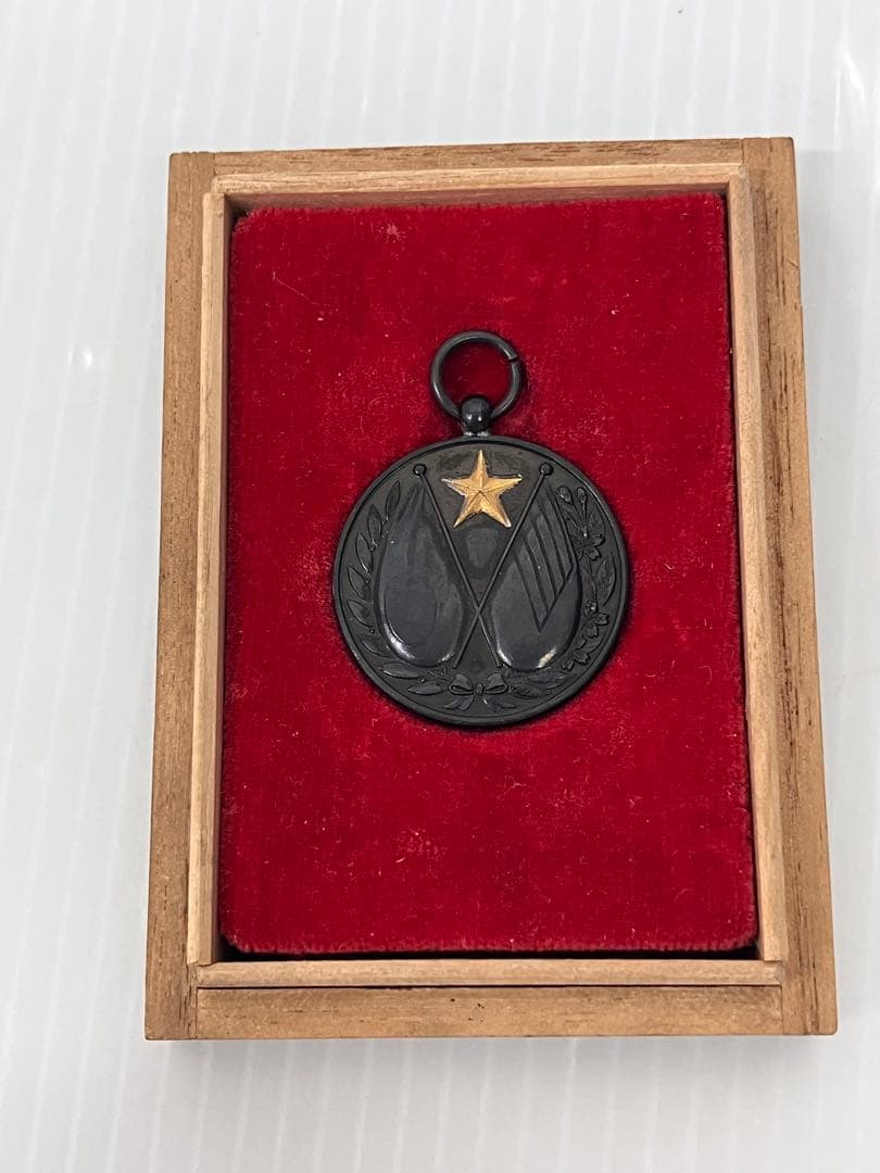 ①【激レア】満州事変出征記念　歩兵第四十連隊　勲章　メダル※箱付