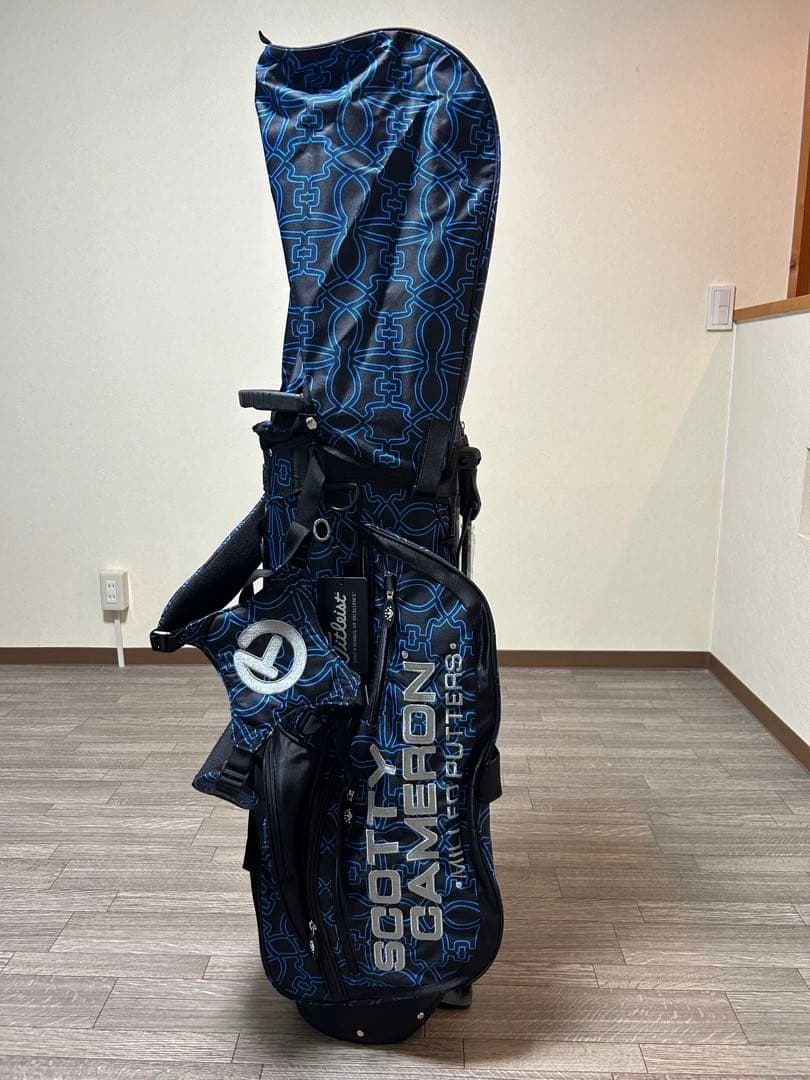 スタンド式キャディバック　人気のブルーラメライン！スタイリッシュなフォルムが魅力