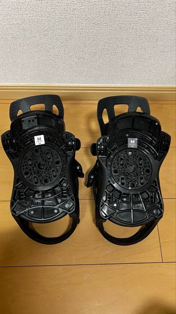 FLUX EM スノーボードビンディング Mサイズ ブラック