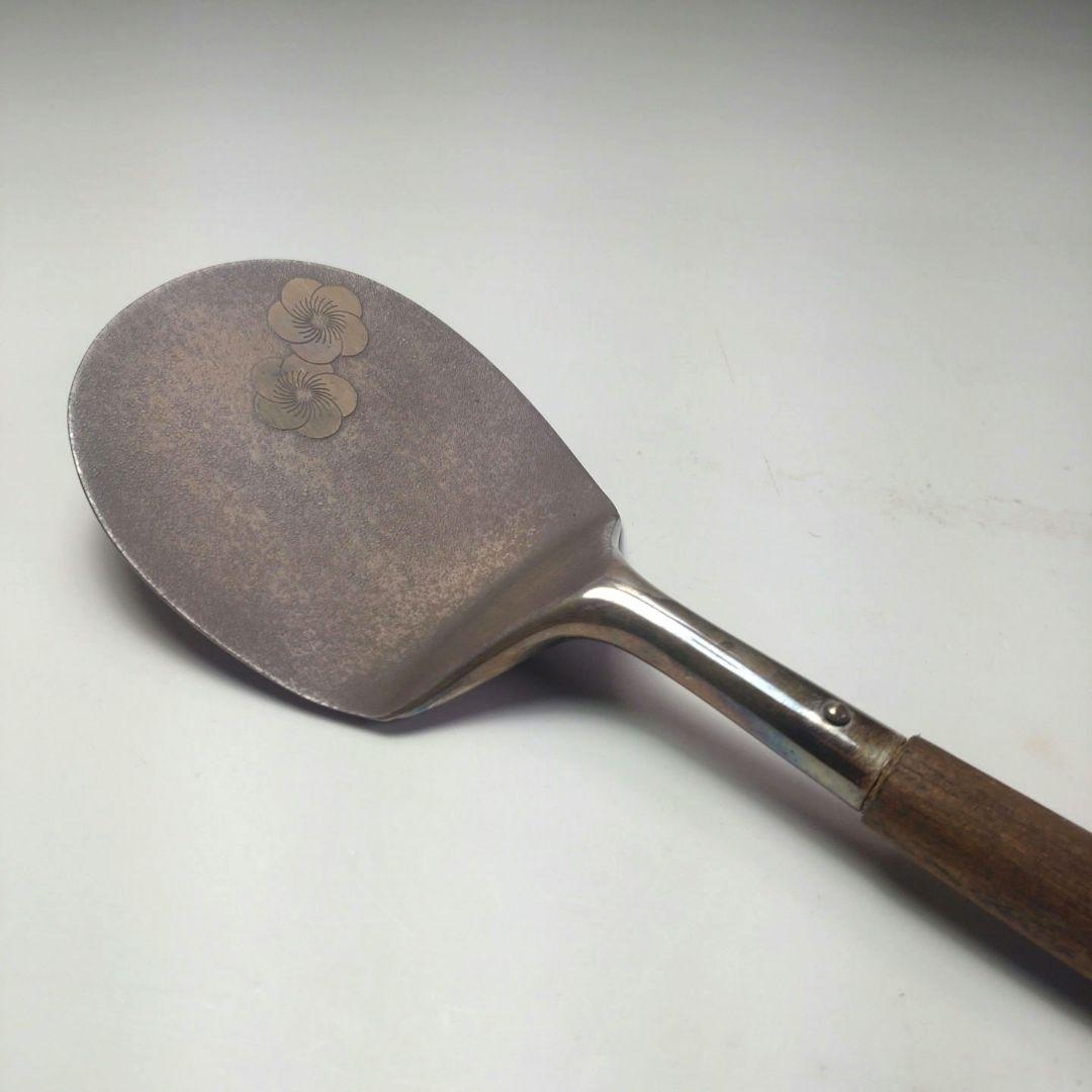 イ61 南鐐灰匙『金谷浄雲作』『淡々斎好　南鐐梅象嵌炉用灰匙』銀製　茶道具