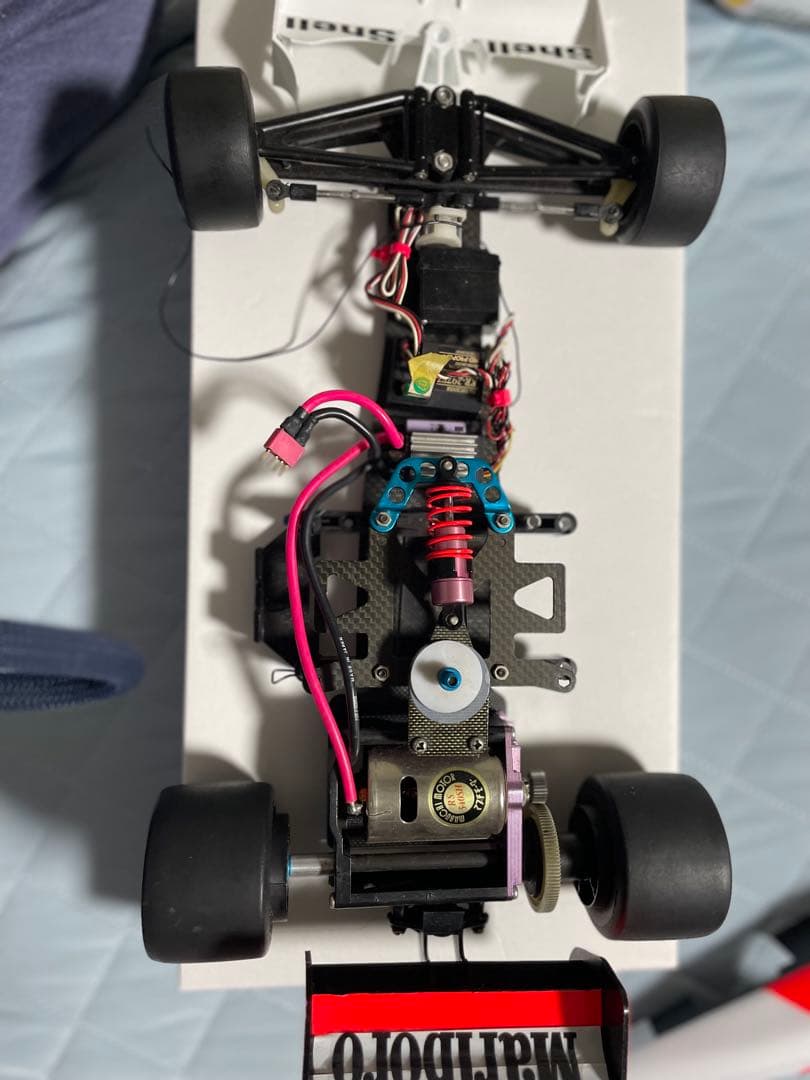 f103 1/10 ラジコン マクラーレン mp4/4 +ヘルメット