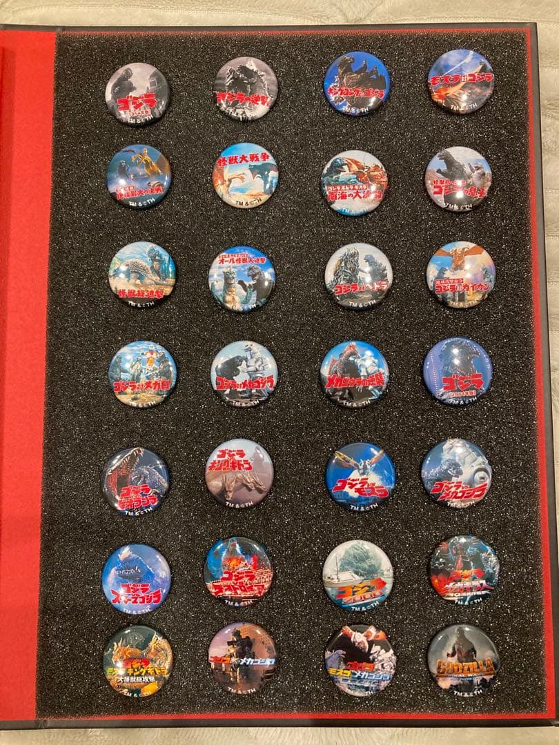 ゴジラ　歴代シリーズピンバッジ