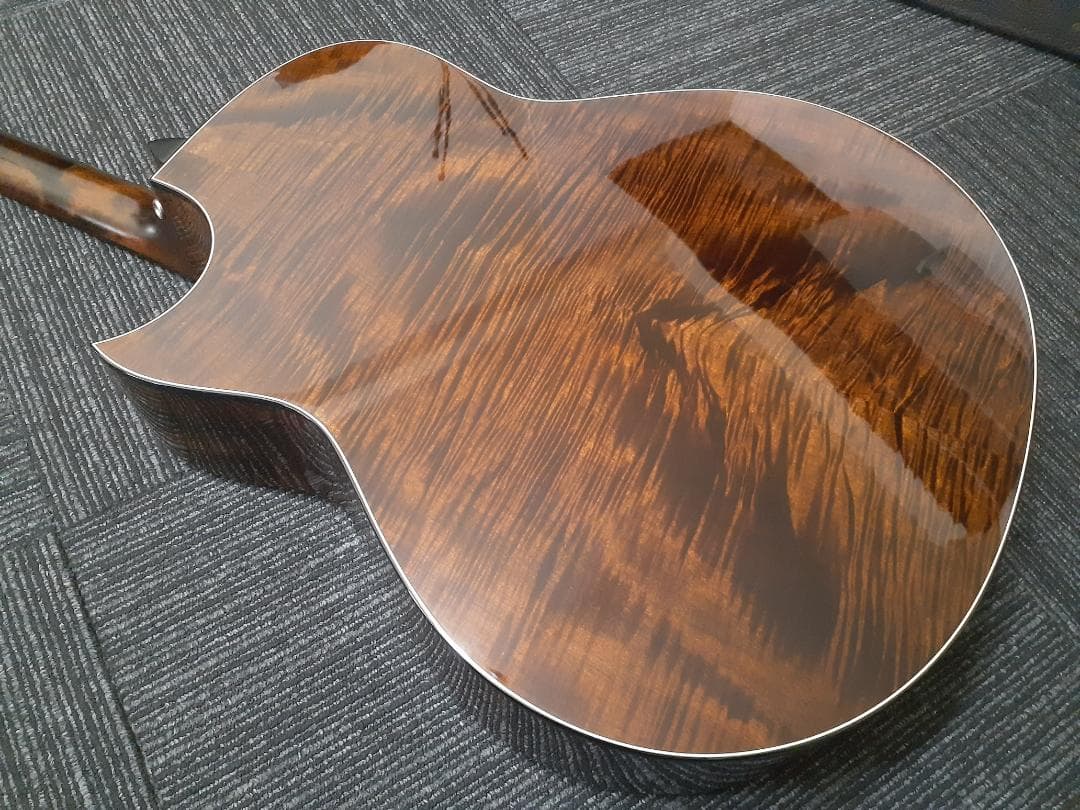 極上杢目 Taylor 618ce 貴重フローレンタインジャンボ 2016年製