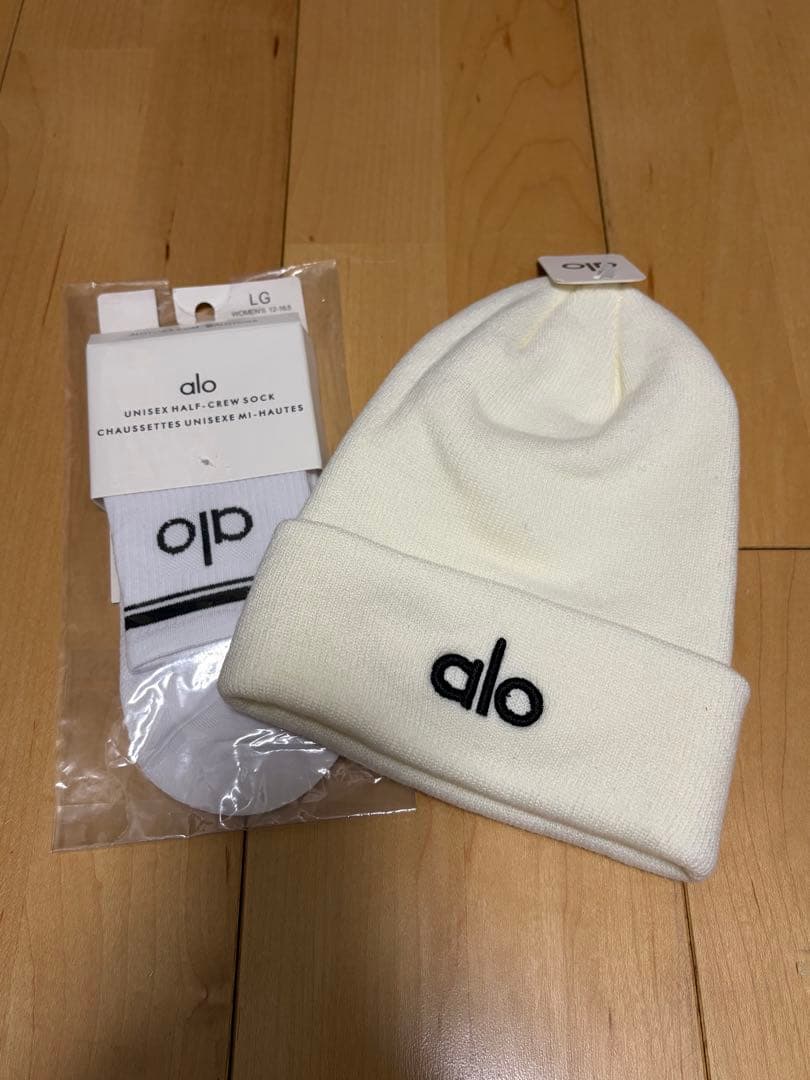 alo ニット帽とハーフクルーソックスセット
