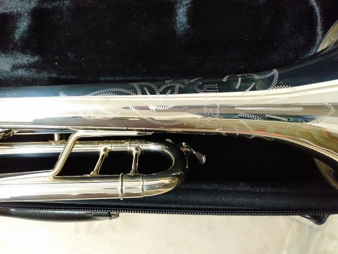 Bach トランペット 本体 付属ケース付き