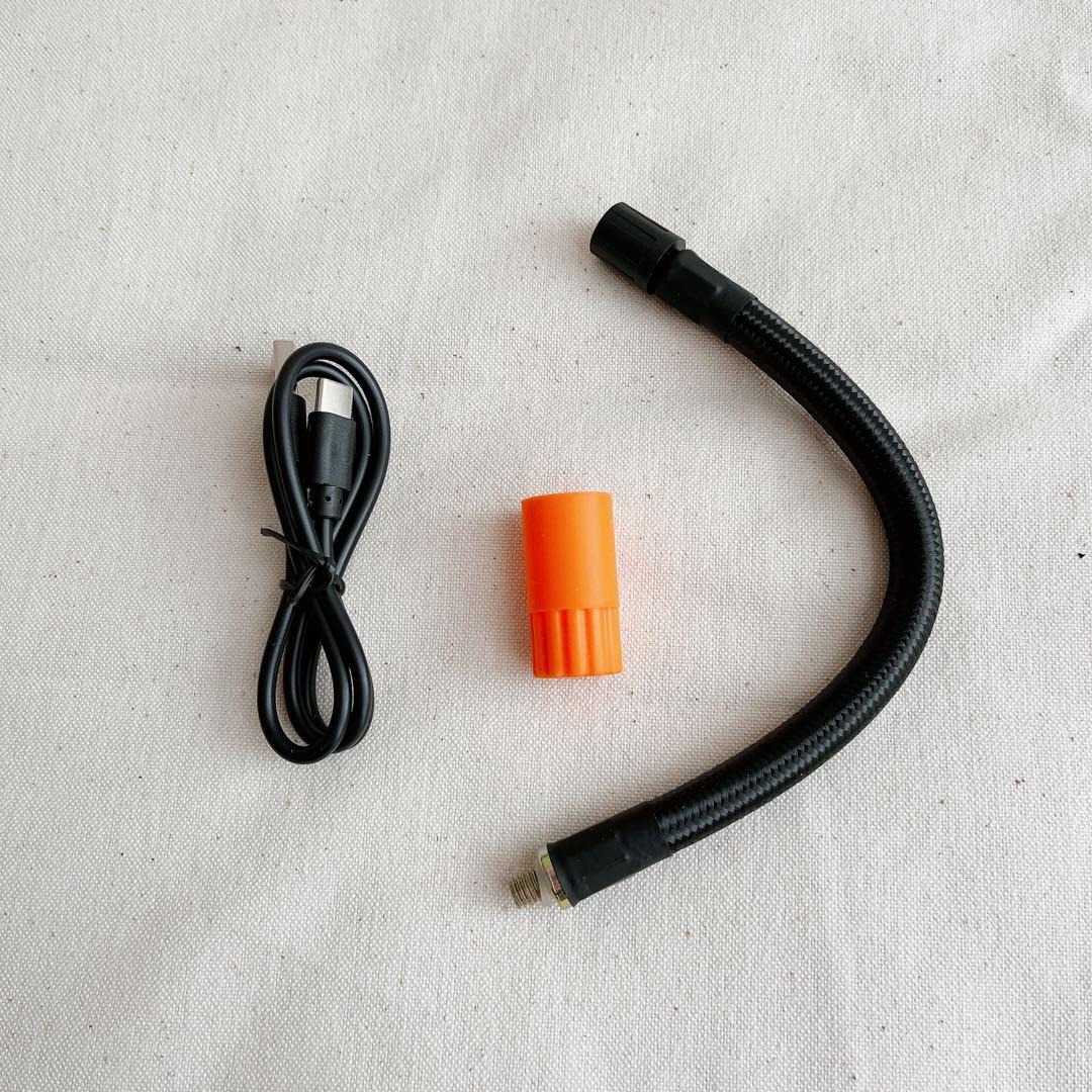 ☘️自転車 空気入れ 電動 バイク 車 コードレスエアポンプ コンパクト LED