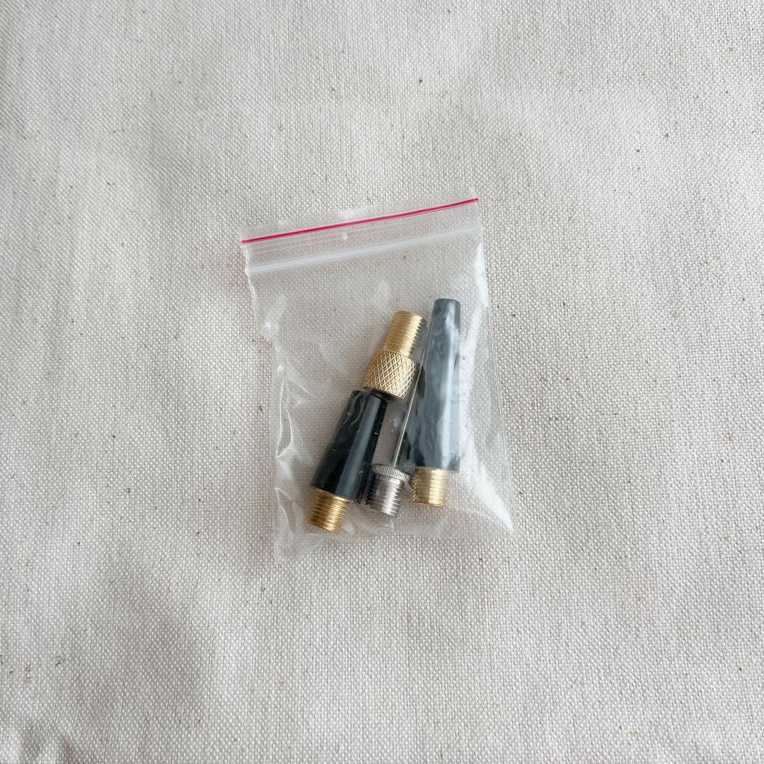 ☘️自転車 空気入れ 電動 バイク 車 コードレスエアポンプ コンパクト LED