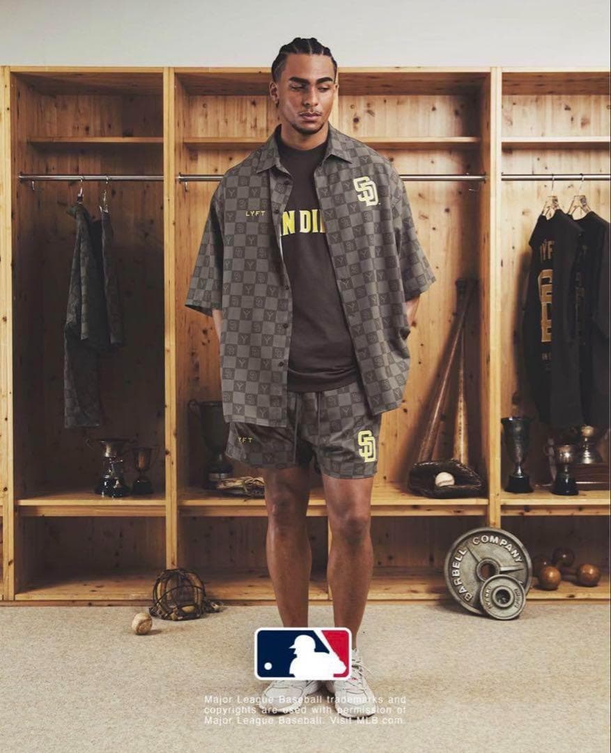 T*2様 6409 未使用 LYFT MLB パドレス ビックシルエットシャツ