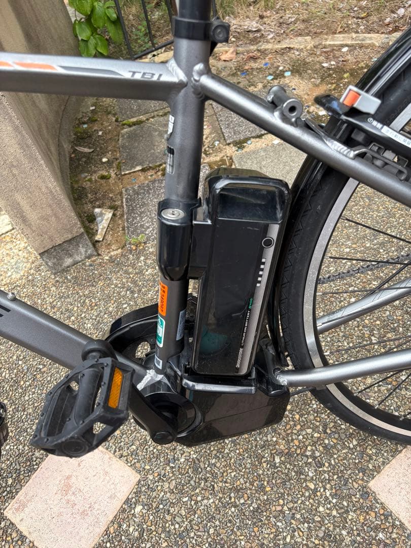 ブリヂストン 電動アシスト自転車 スポーツタイプ シルバー TB1e(大阪)