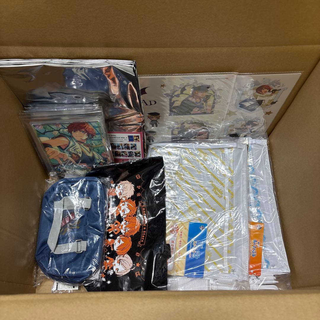 あんスタ　缶バッジ　アクリルスタンド　ハート缶　一番くじ　フィーチャー缶