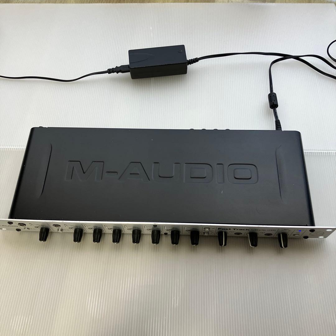 M-AUDIO Fast Track Ultra 8R アダプタ付き