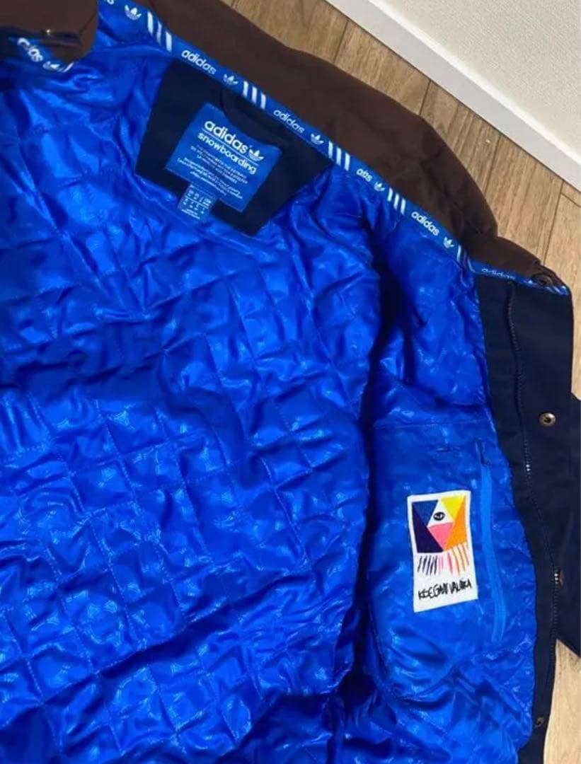 新品未使用　スノボウエアMサイズ　adidas キーガンバライカ