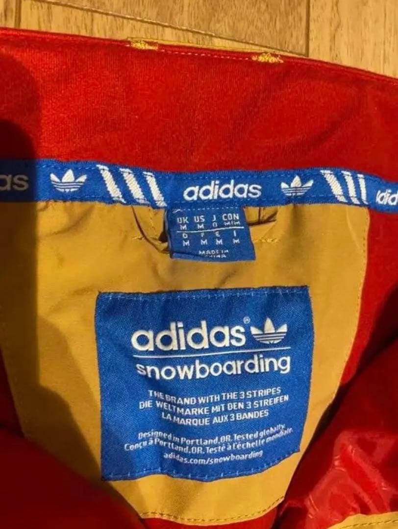 新品未使用　スノボウエアMサイズ　adidas キーガンバライカ