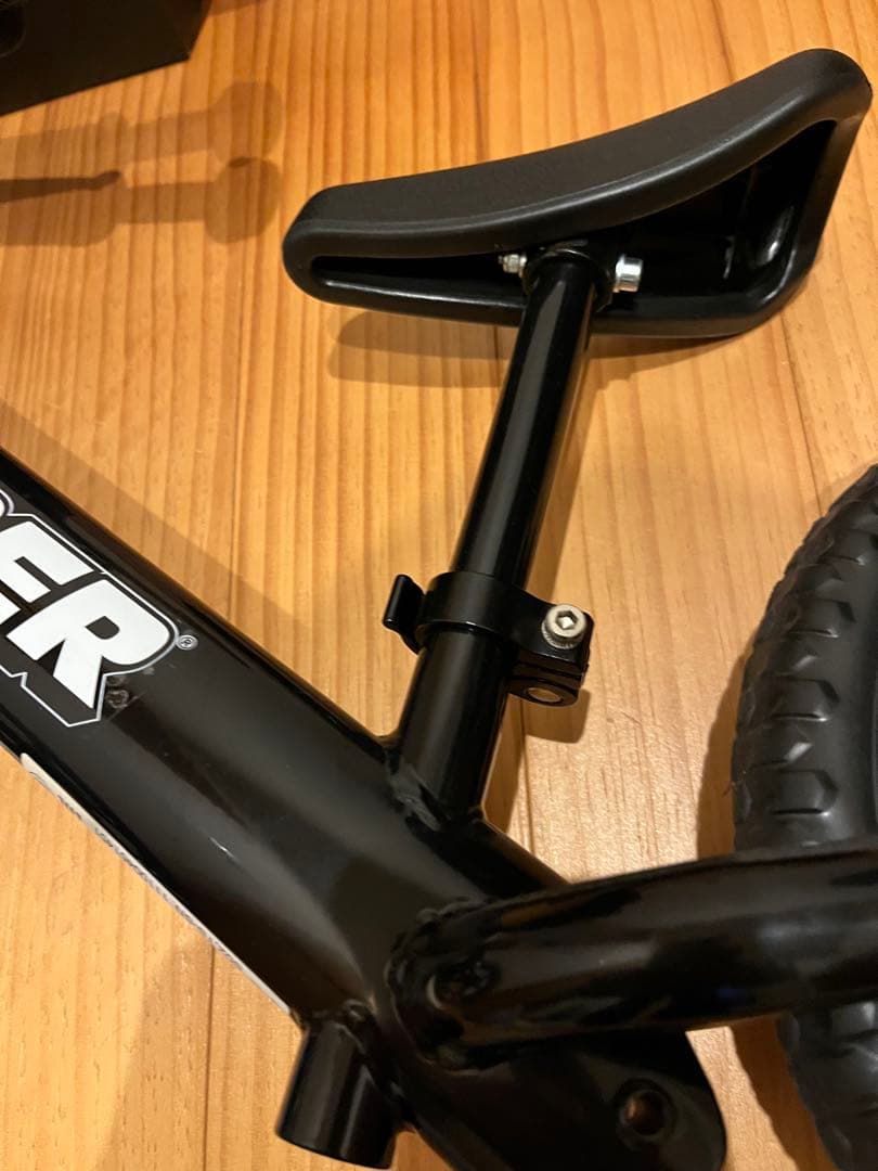 ストライダー スポーツブラック STRIDER ヘルメット　プロテクター