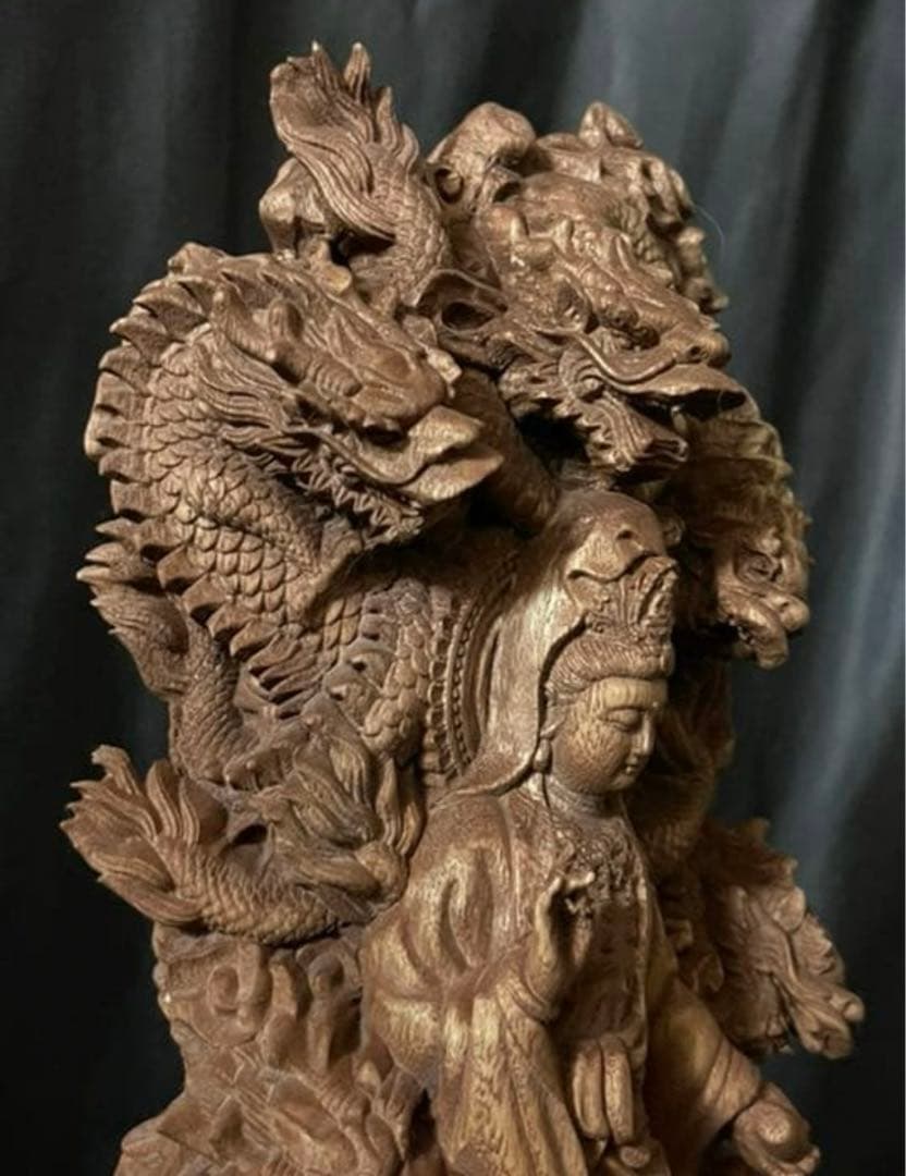 仏教工芸品　総楠製　井波彫刻　一刀彫　極上彫　木彫仏像　九龍観音菩薩立像