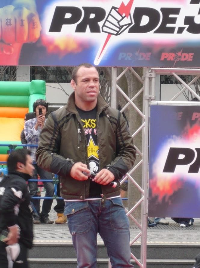 【激レア】PRIDE・UFC ヴァンダレイ・シウバ　サイン入りフィギア