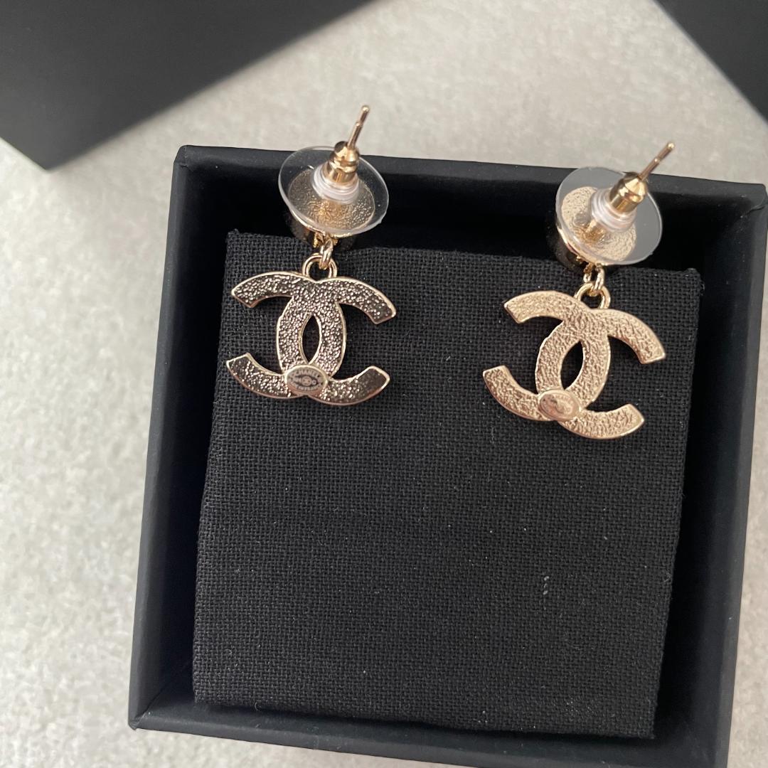 CC ココマーク ピアス ブラック/ゴールド