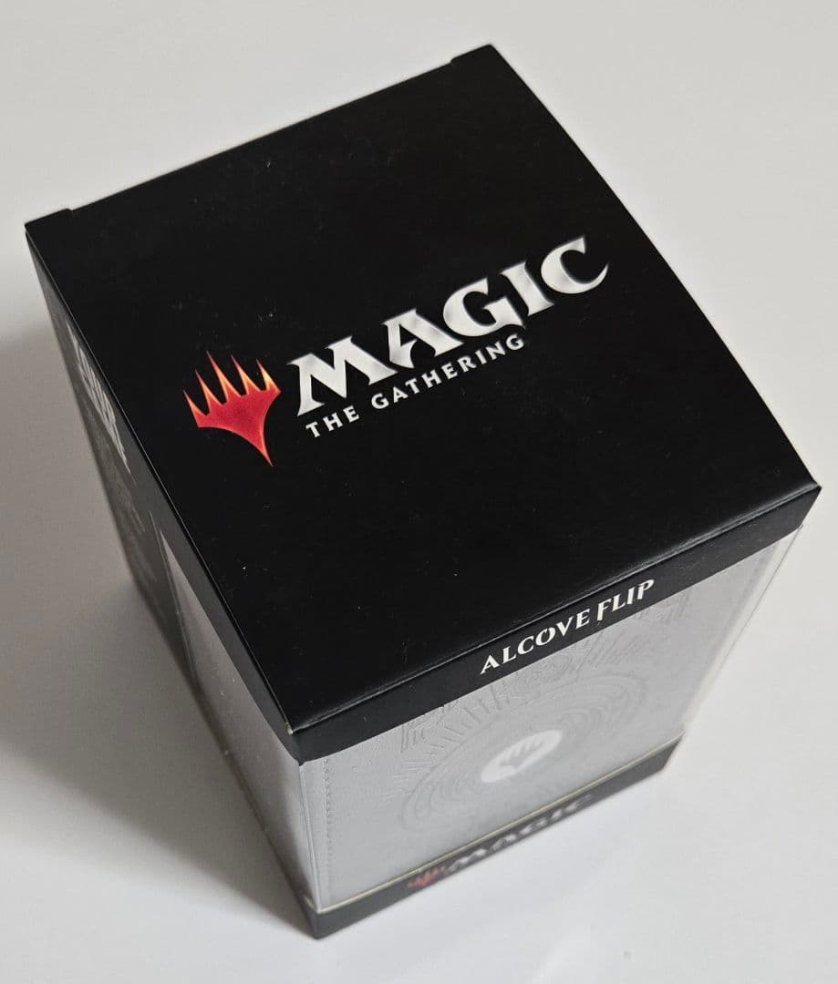 Ultra PRO MTG プレインズウォーカー フリップデッキボックス