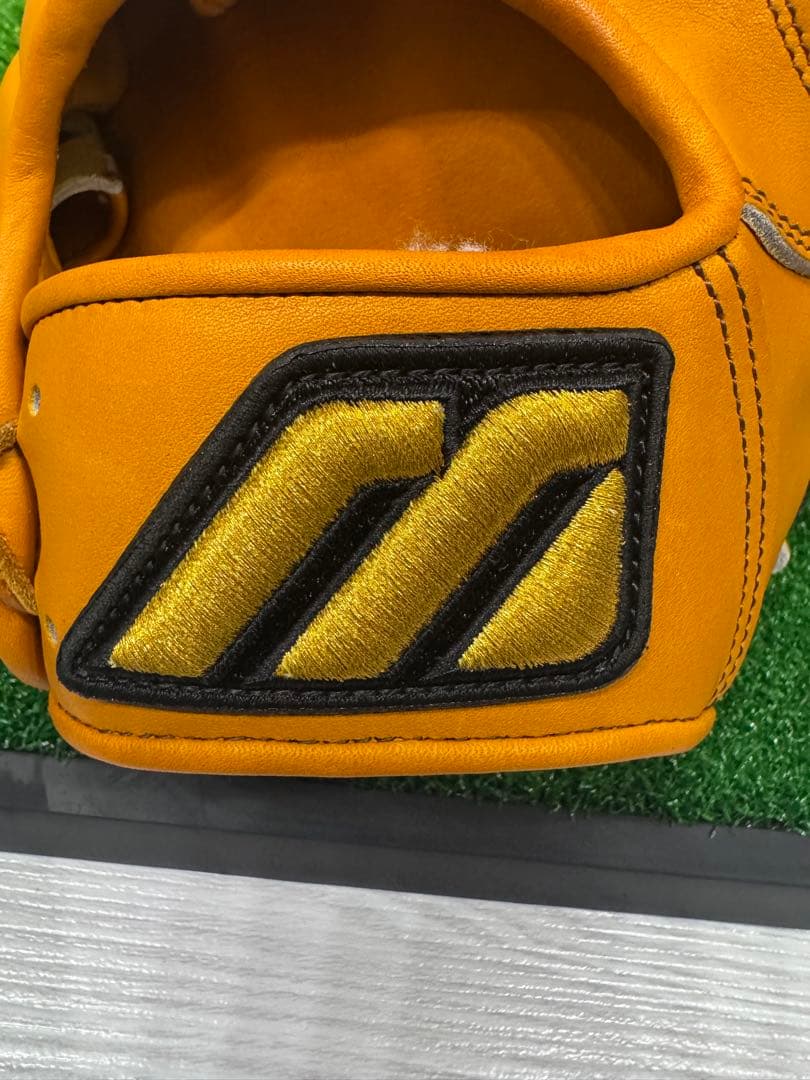 【極美品】ミズノプロオーダー 内野手