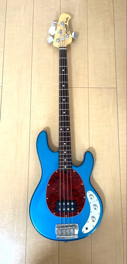 ベース Sterling by MUSIC MAN Sting Ray