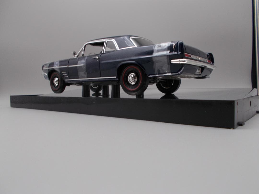 自動車 1963 Pontiac Lemans Coupe 1/18