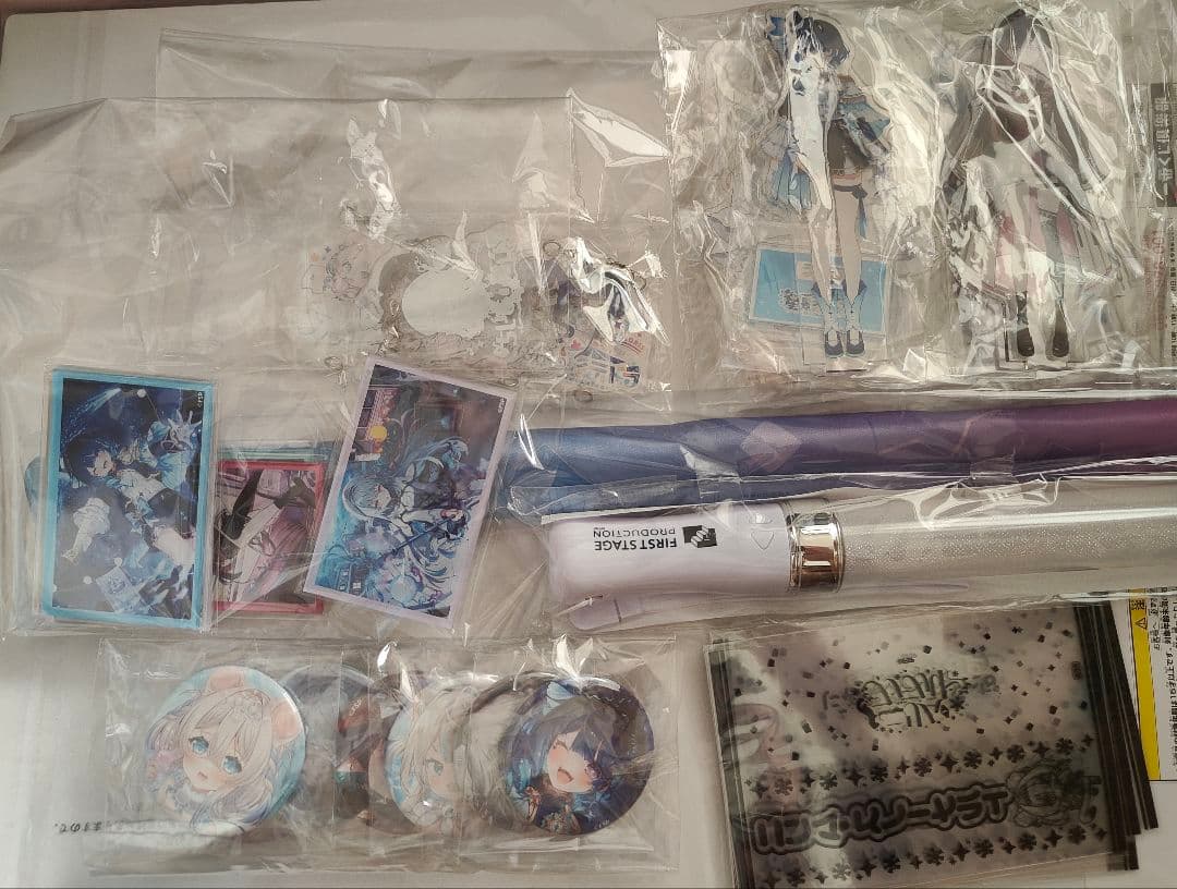 カロリスデビュー1ヶ月記念グッズスーパープレミアムセット＋写真2枚目3枚目