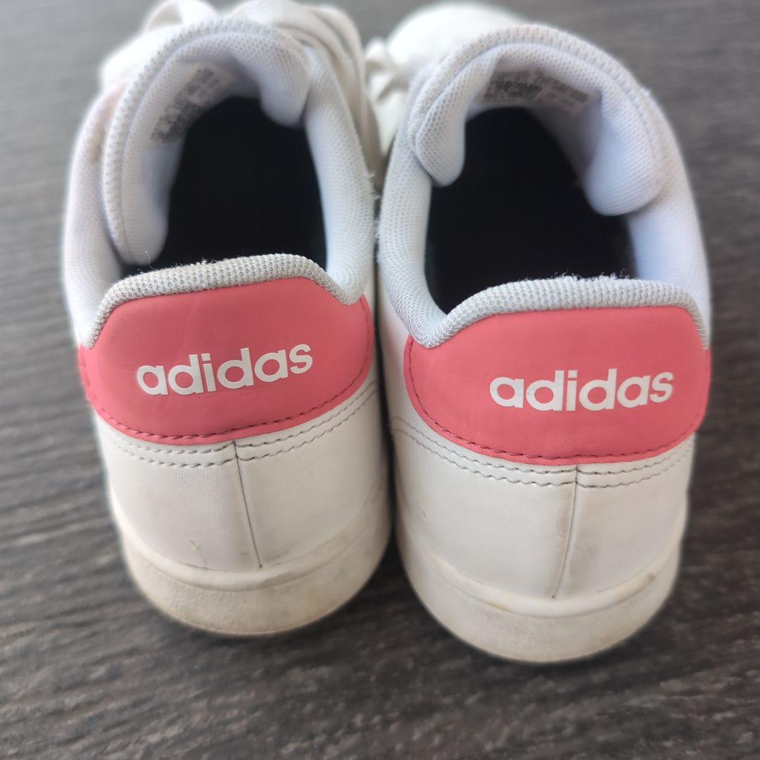 チアリーディング　adidas スニーカー 　23.5サイズ