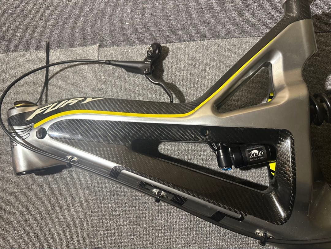 GT Fury マウンテンバイクフレーム カーボン