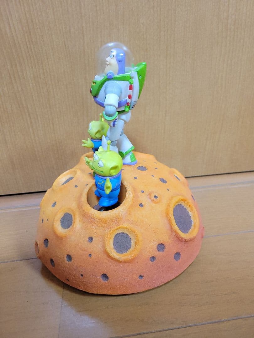 バズ・ライトイヤー エイリアン フィギュア 月面基地　オルゴール