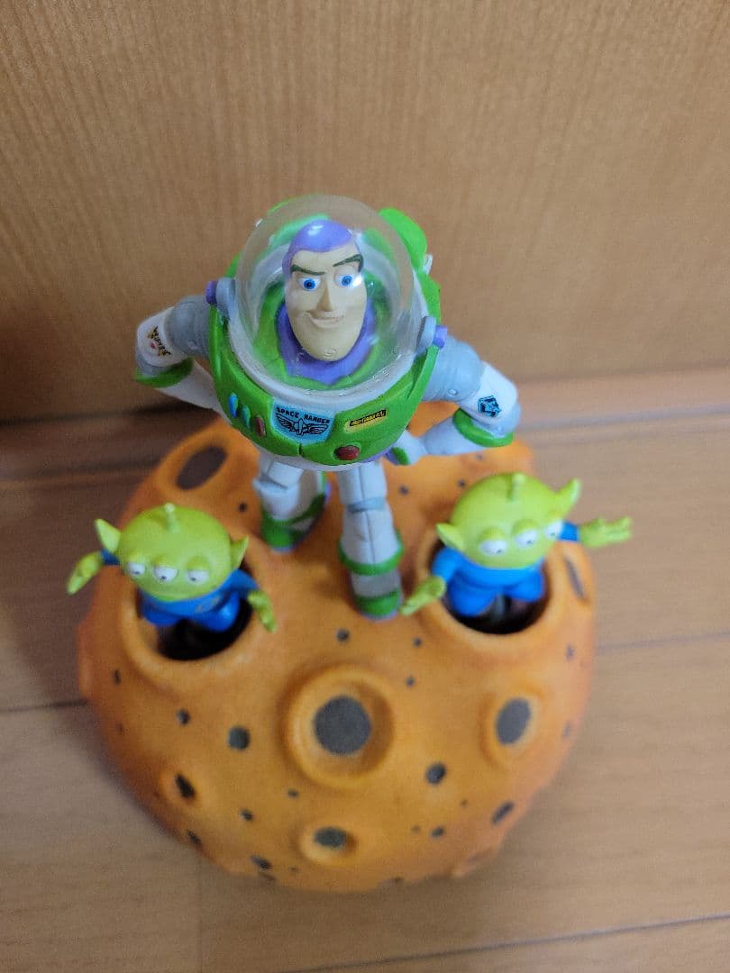 バズ・ライトイヤー エイリアン フィギュア 月面基地　オルゴール