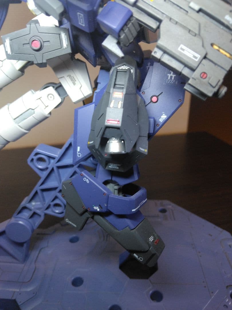 HG アドバンスド・ヘイズル　全塗装完成品　改造品　台座付　説明書付き