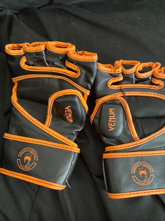 ベノム ファイティンググローブ