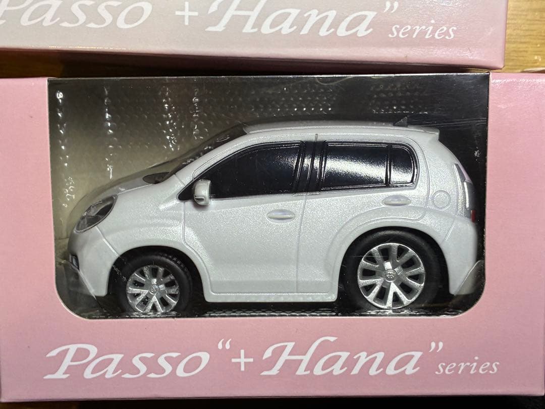 トヨタ パッソ+hana カラーサンプル プルバックカー ドライブタウン 非売品