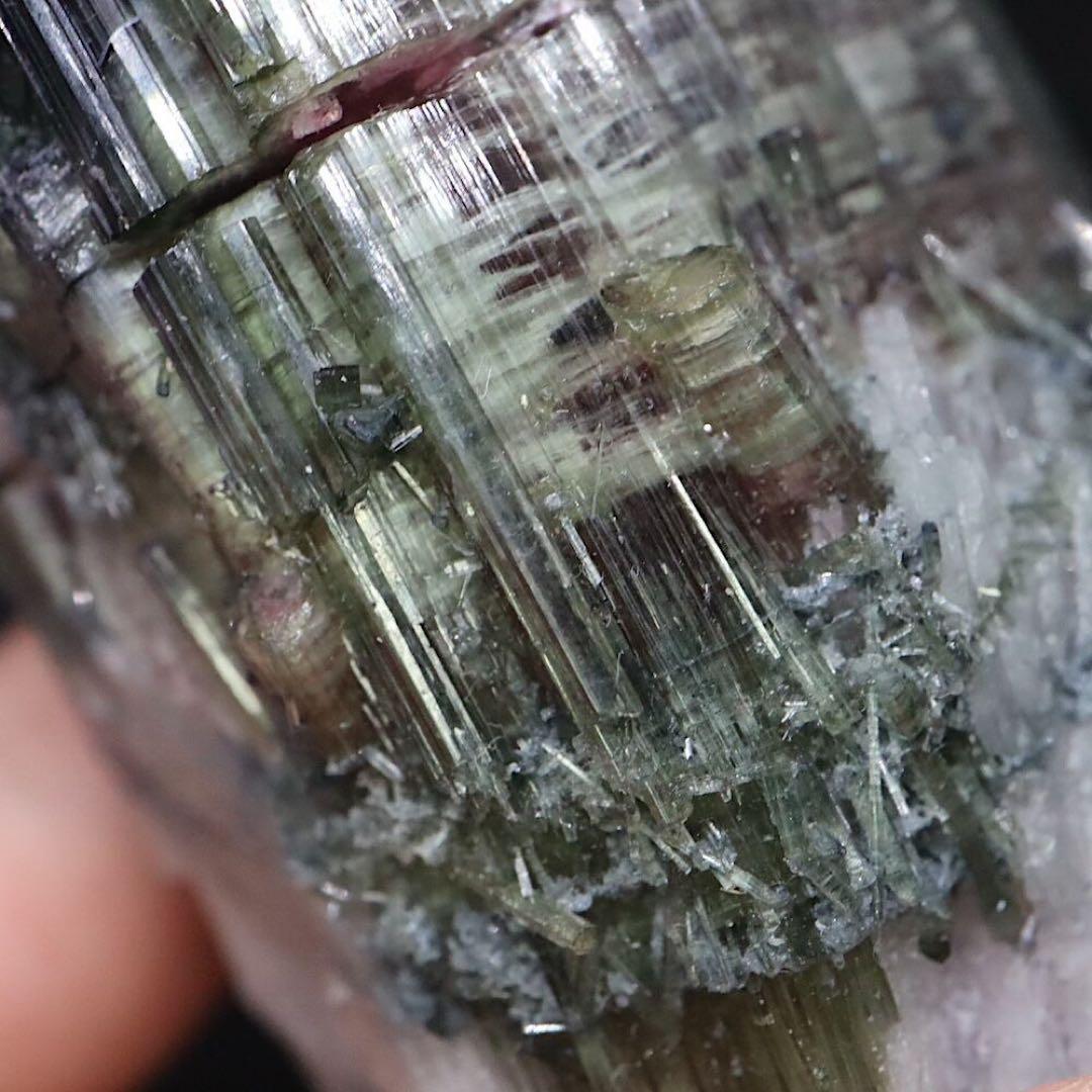 ジャンボ結晶！ トルマリン 電気石 292.8g T693 鉱物　天然石　原石