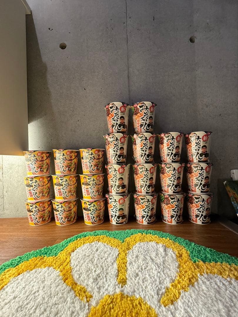 みそきん23個(カップ麺14個、メシ9個)