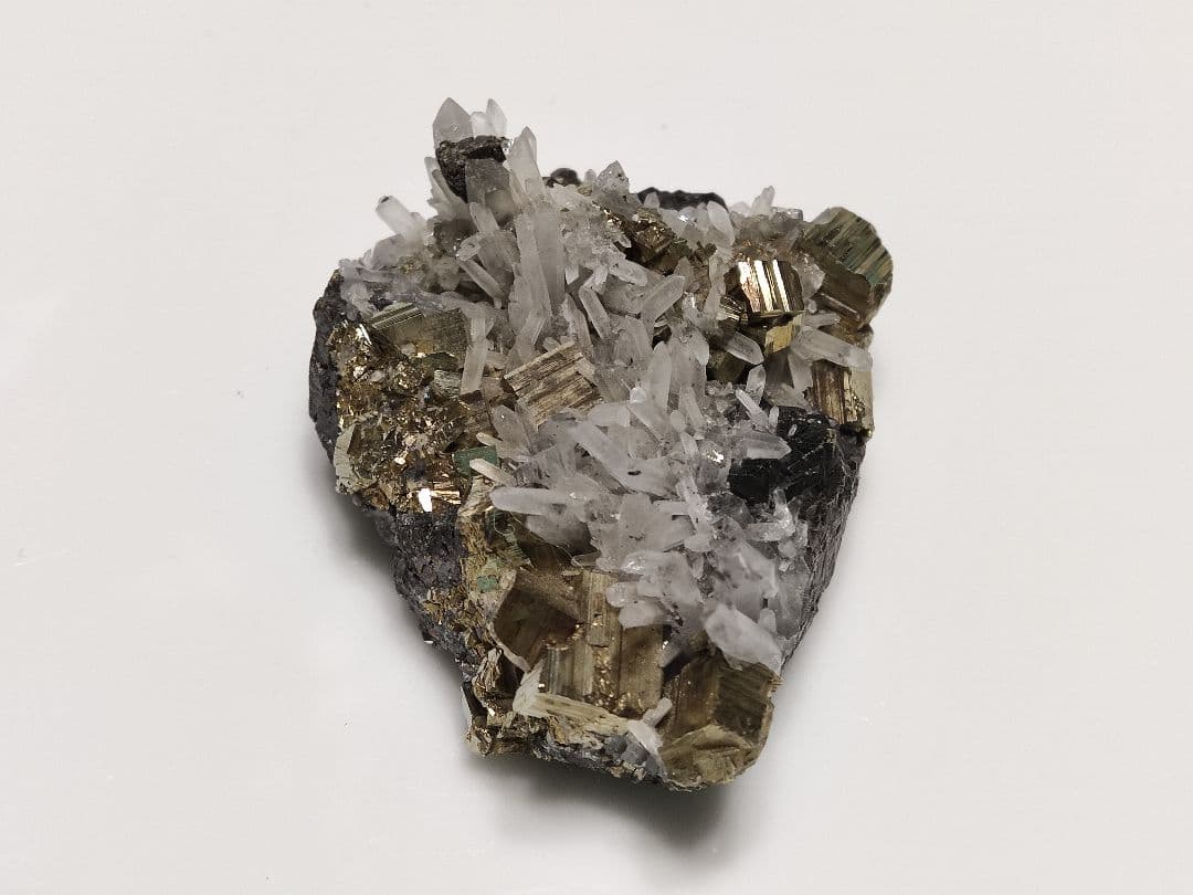 パワーストーン　天然石　パイライト　水晶入りクラスター　109g　 No.207