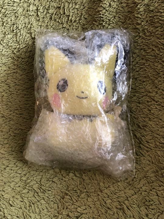 ポケモンセンター　ギザみみピチュー　ぬいぐるみ