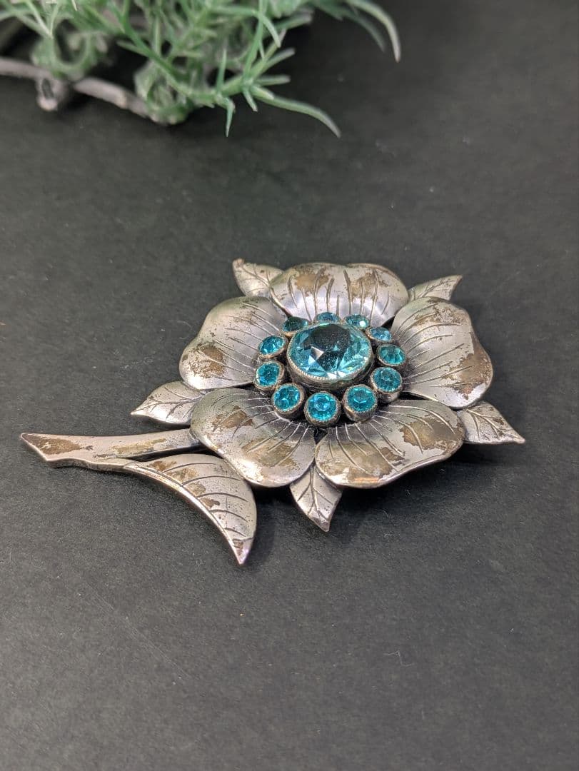 イギリス アンティーク シルバーブローチ 花柄