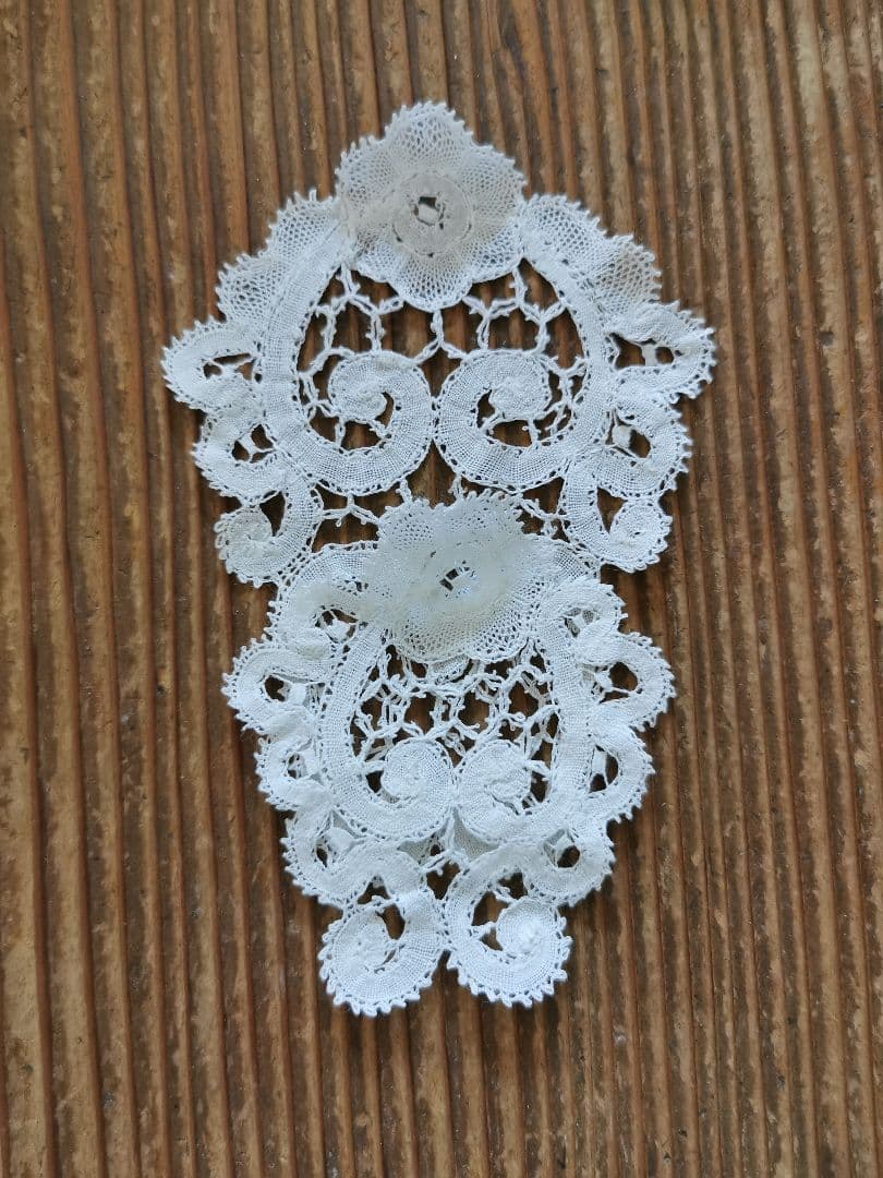 アンティーク フランス購入 レイヤーレースジャボ 二重繋ぎ 一重のポワンドローズ